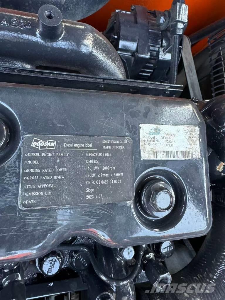 Doosan DX300 Telakaivukoneet