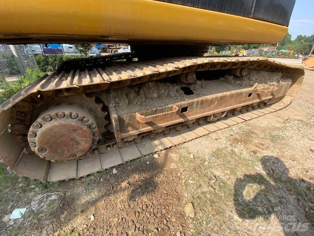 CAT 324D Telakaivukoneet