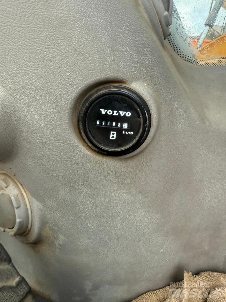 Volvo EC300EL Telakaivukoneet