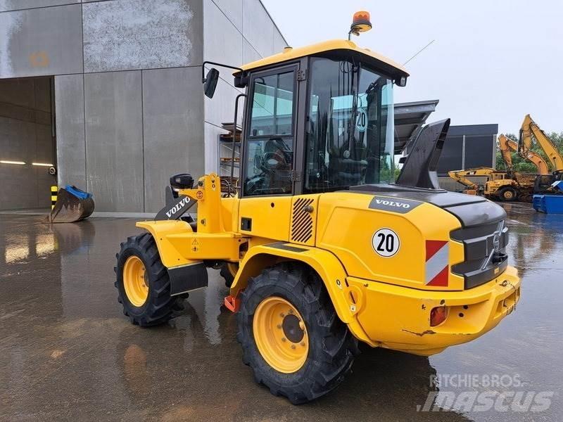 Volvo L 35 G Pyöräkuormaajat