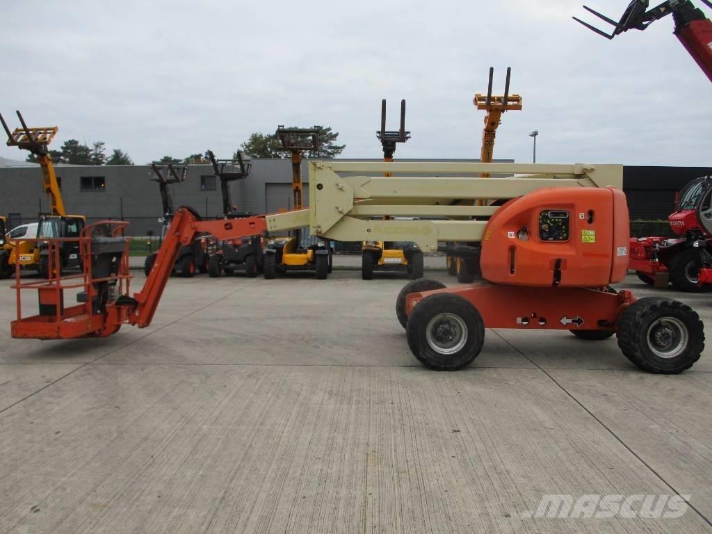JLG 510 AJ (390) Pienikokoiset itseliikkuvat puominostimet