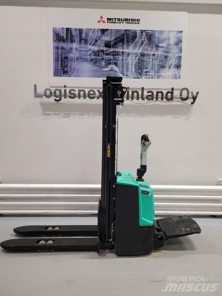 Mitsubishi SBP 12N2R Ajettavat pinoamisvaunut