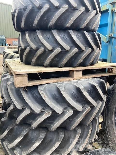 Mitas SET OF TYRES Renkaat ja vanteet