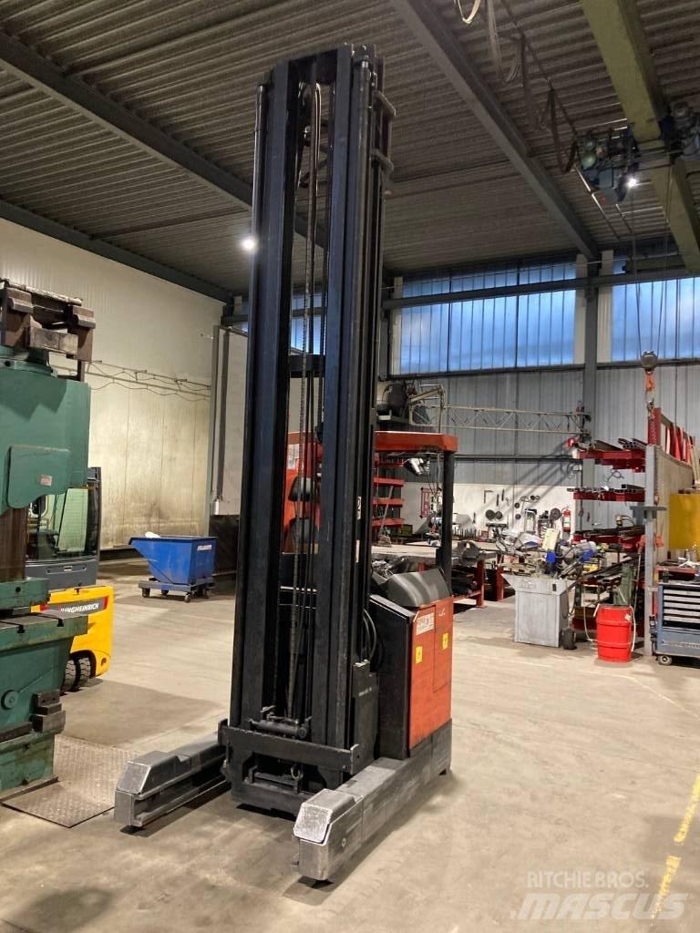 BT RRE-7 Työntömastotrukit