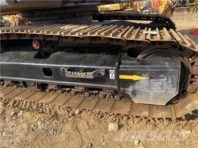 Hitachi ZX210 Telakaivukoneet