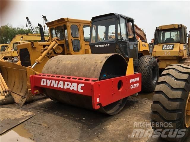 Dynapac CA251D Yksivalssijyrät