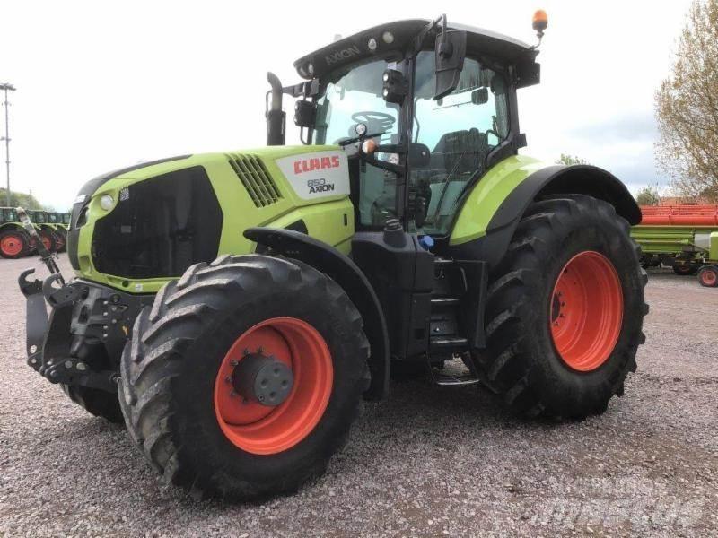 CLAAS AXION 850 Traktorit