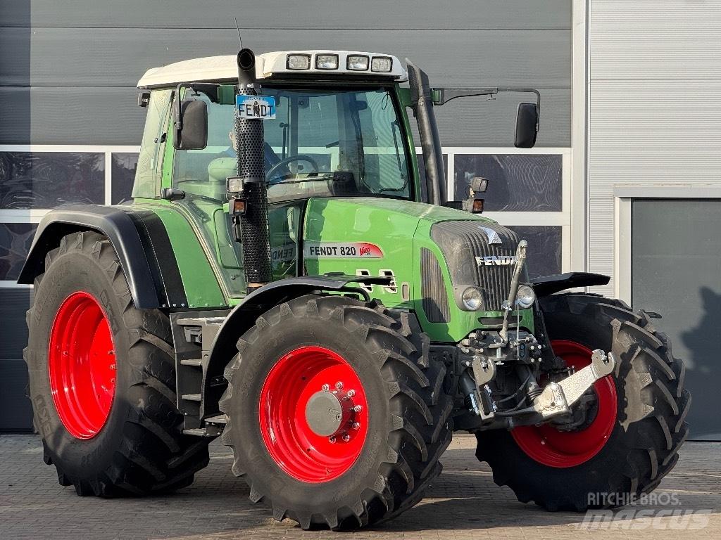 Fendt 820 Vario TMS Traktorit