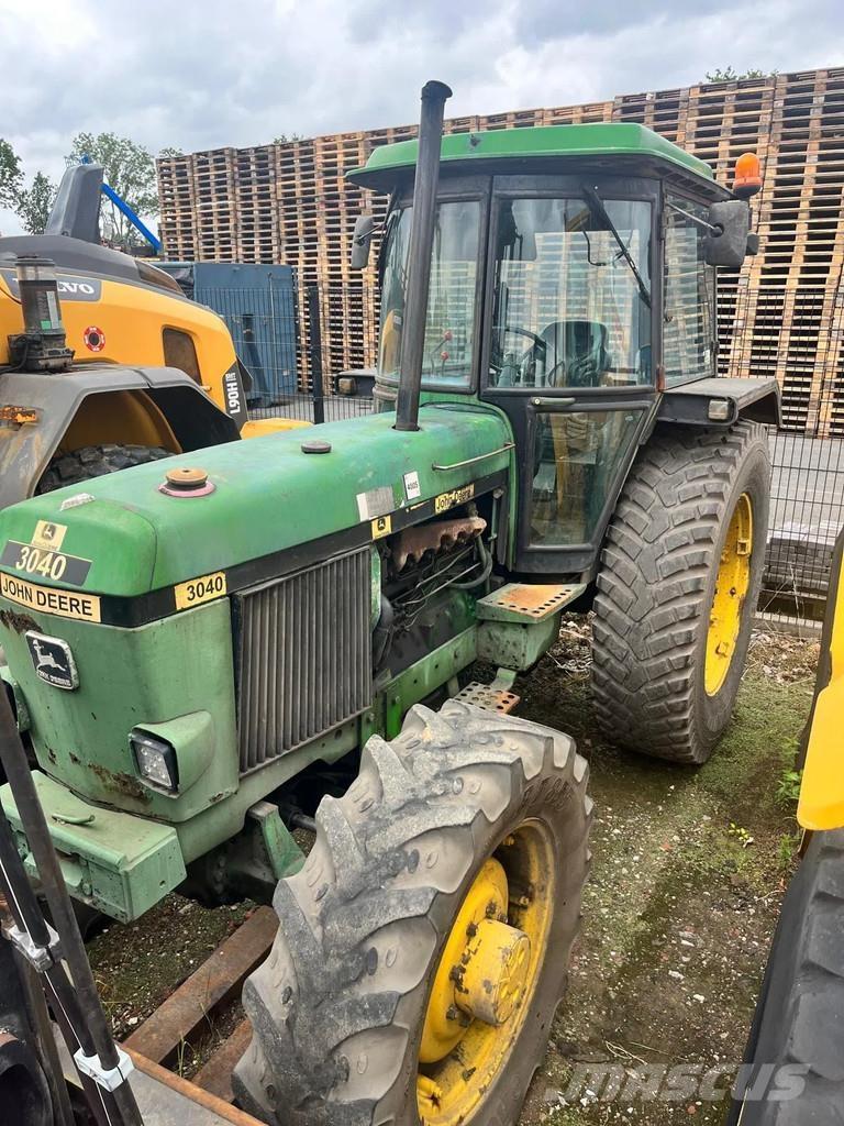 John Deere 3040 Traktorit
