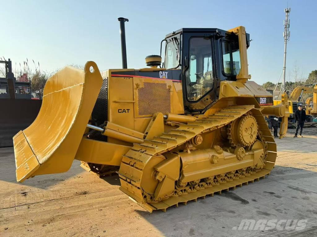 CAT D6R Telaketjupuskutraktorit