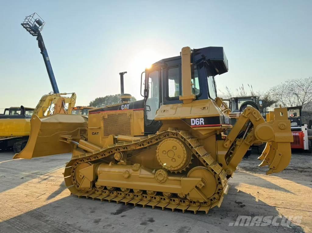CAT D6R Telaketjupuskutraktorit