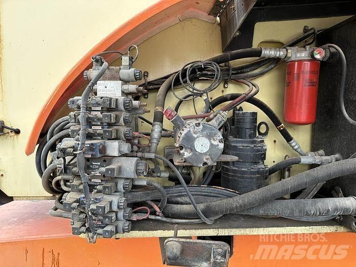 JLG 800AJ Kuukulkijat