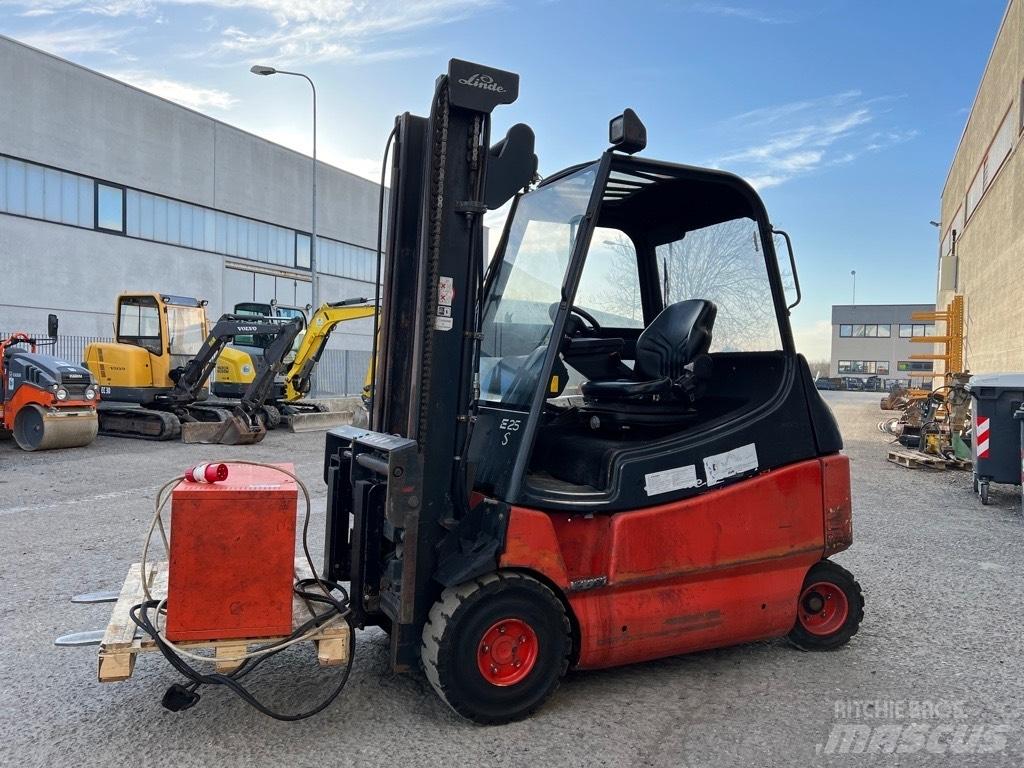 Linde E 25 Sähkötrukit