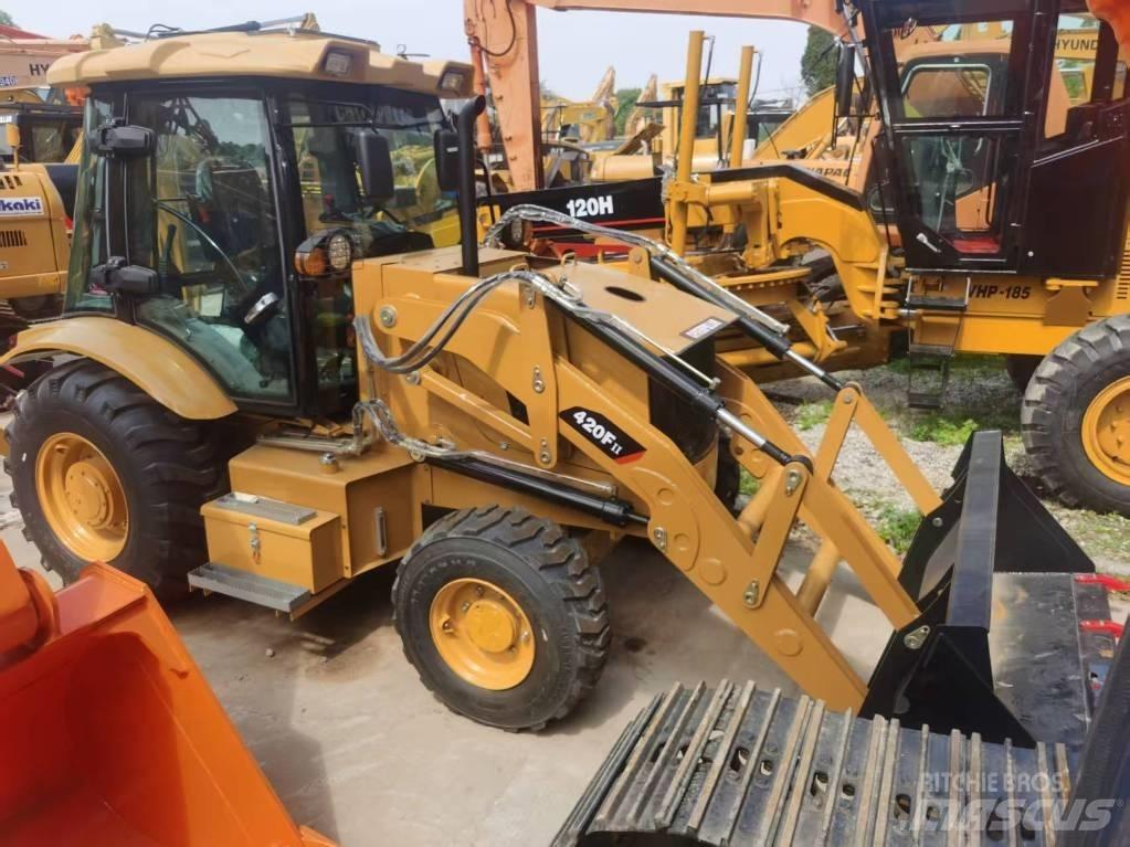 CAT 420 f2 Kaivurikuormaajat