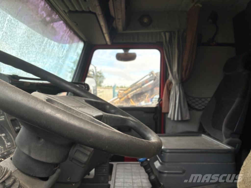 Scania R 143E Vetopöytäautot