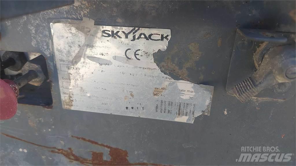 SkyJack SJIII4620 Saksilavat