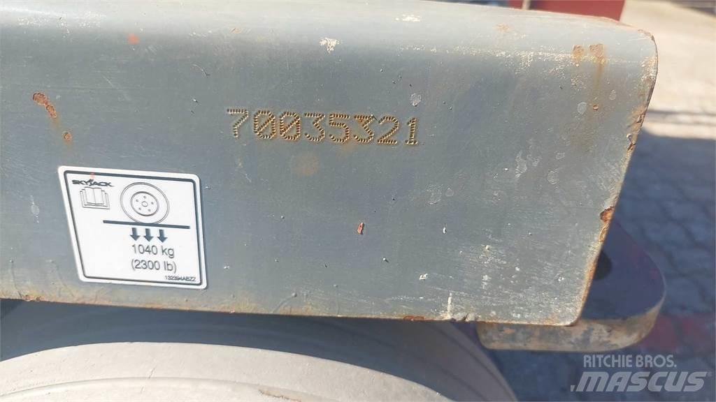 SkyJack SJIII4620 Saksilavat