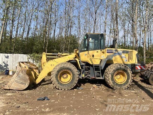 Komatsu WA320-5 Kaivurikuormaajat