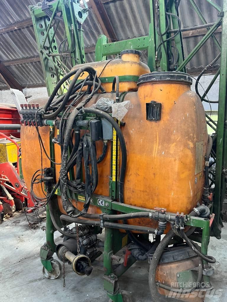 Amazone UF 1200 Nostolaite ruiskut