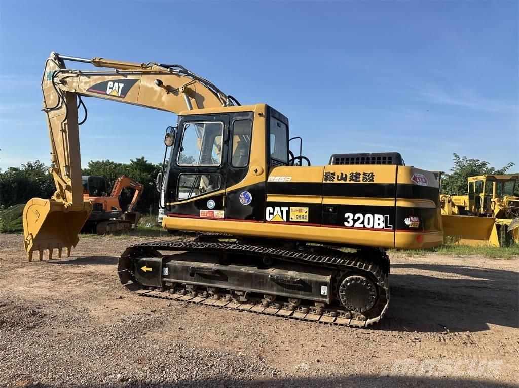 CAT 320 B Telakaivukoneet