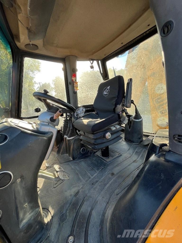 JCB 4 CX Kaivurikuormaajat