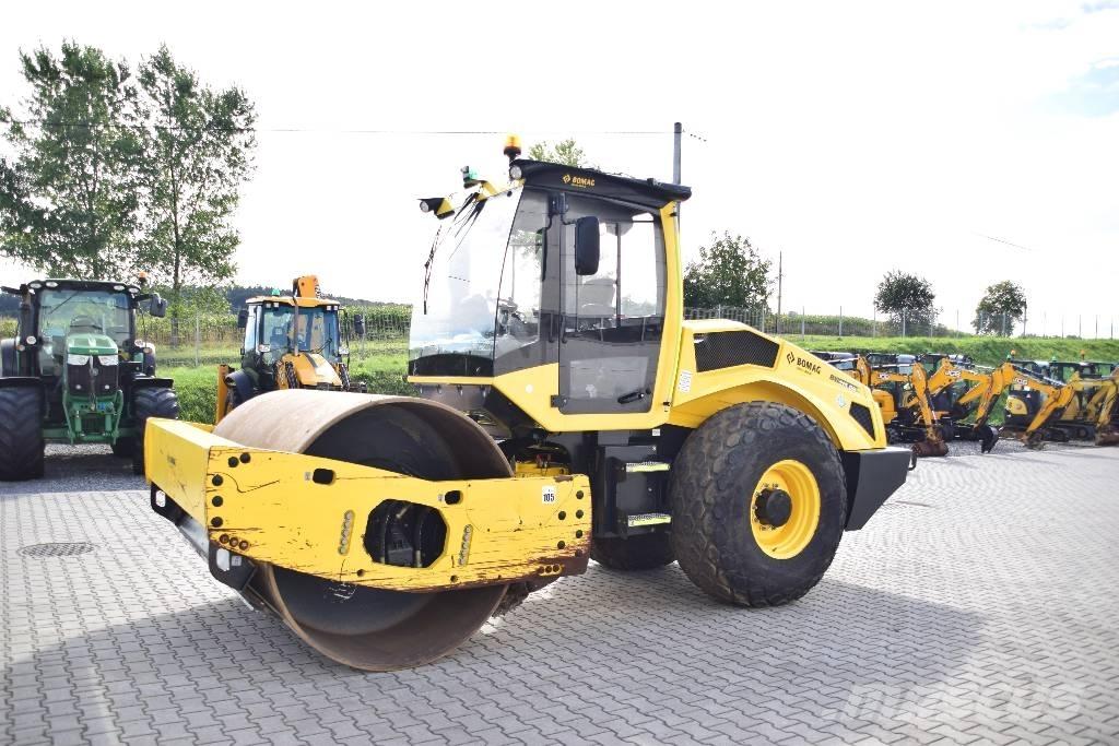Bomag BW 213 DH Yksivalssijyrät