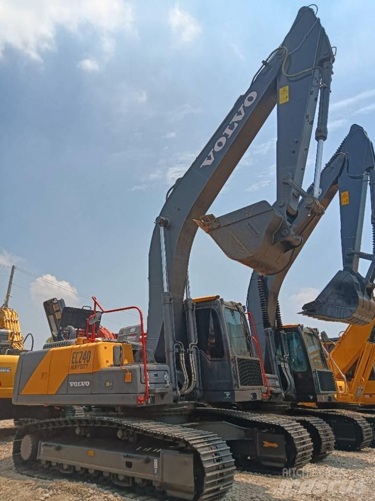 Volvo EC 240 Telakaivukoneet