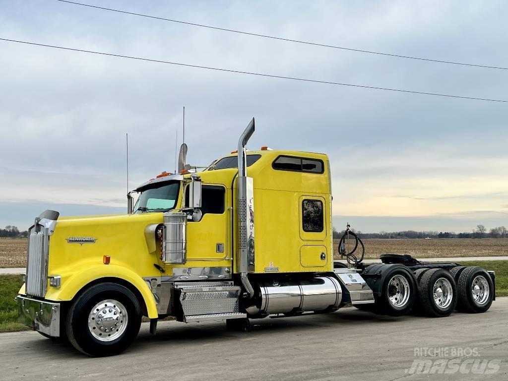 Kenworth W 900 Vetopöytäautot