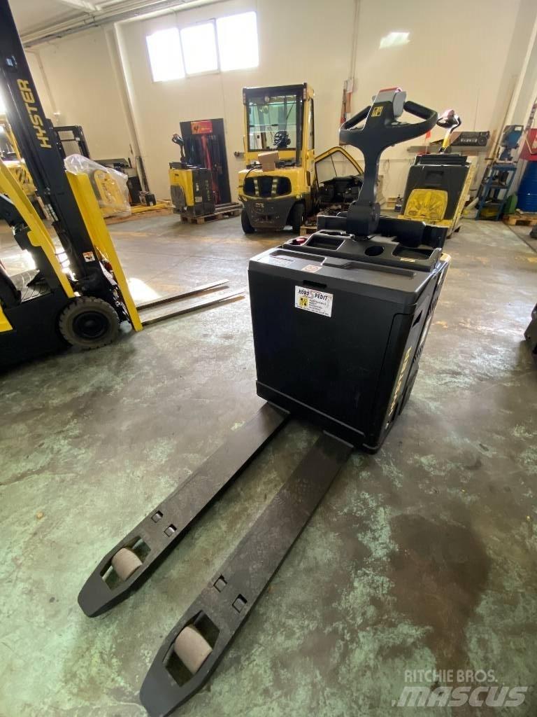 Hyster P2.0S FBW Käyden ajettavat pinoamistrukit