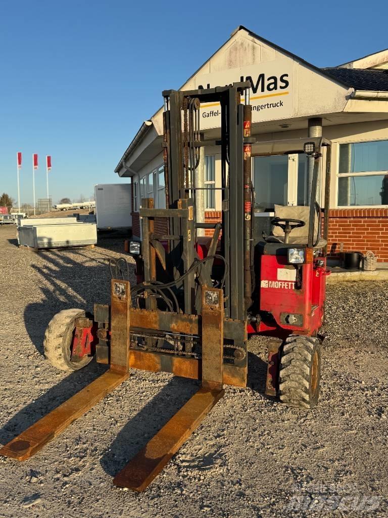 Moffett M4 25.3 Dieseltrukit