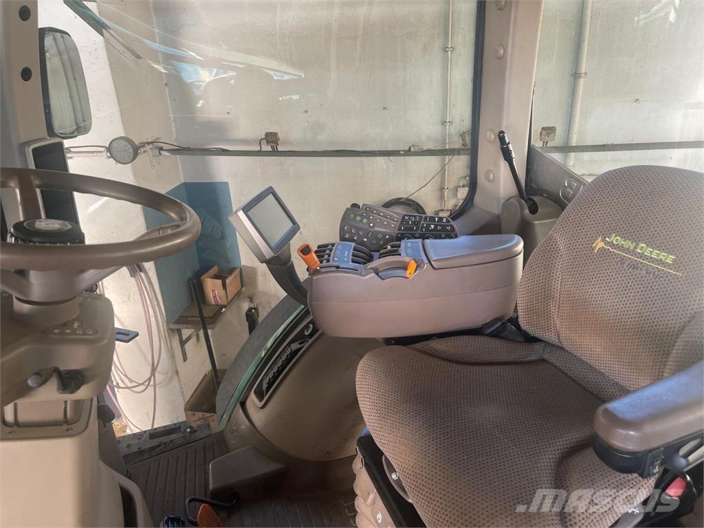 John Deere 7230 R Traktorit