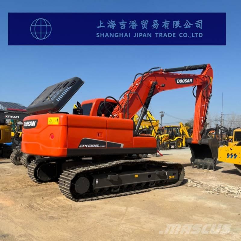 Doosan DX 225 Telakaivukoneet