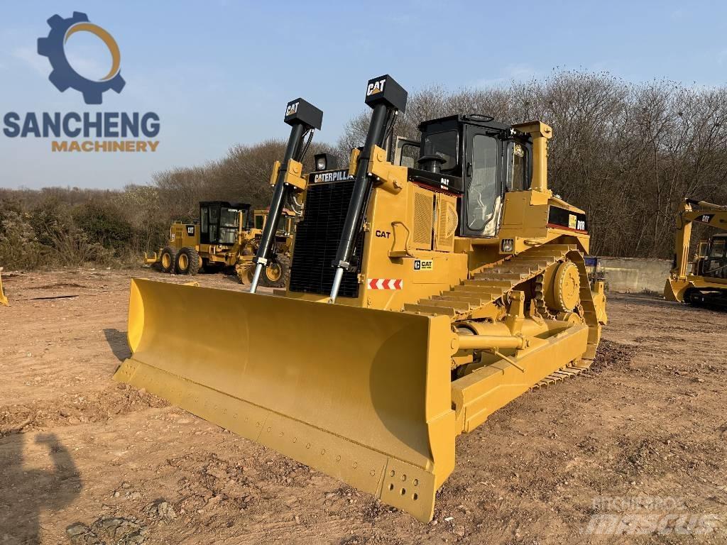 CAT D8R Telaketjupuskutraktorit