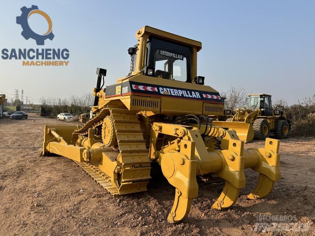 CAT D8R Telaketjupuskutraktorit