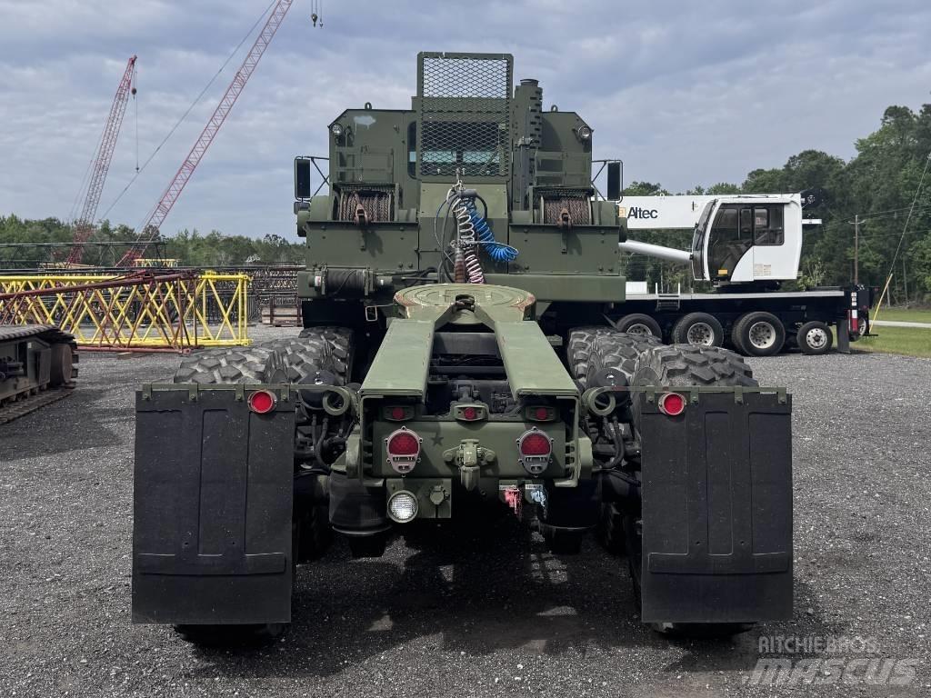Oshkosh M1070 Vetopöytäautot