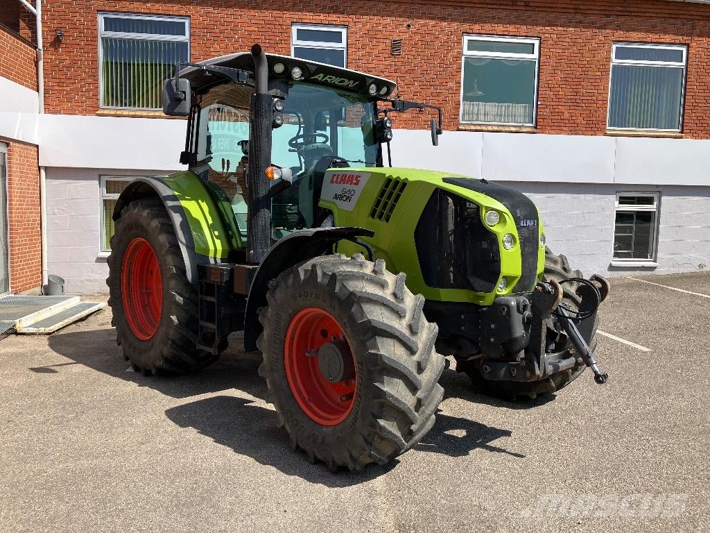 CLAAS Arion 640 CIS+ Traktorit