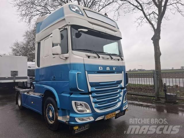 DAF XF 440 Vetopöytäautot