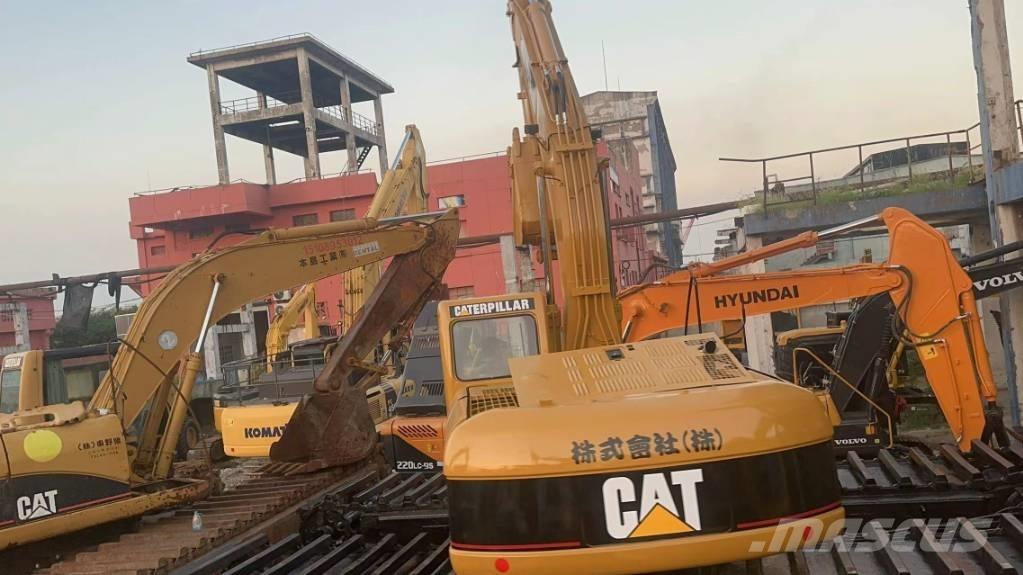 CAT 320 C Amfibio-kaivinkoneet