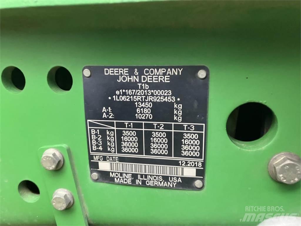 John Deere 6215R Traktorit