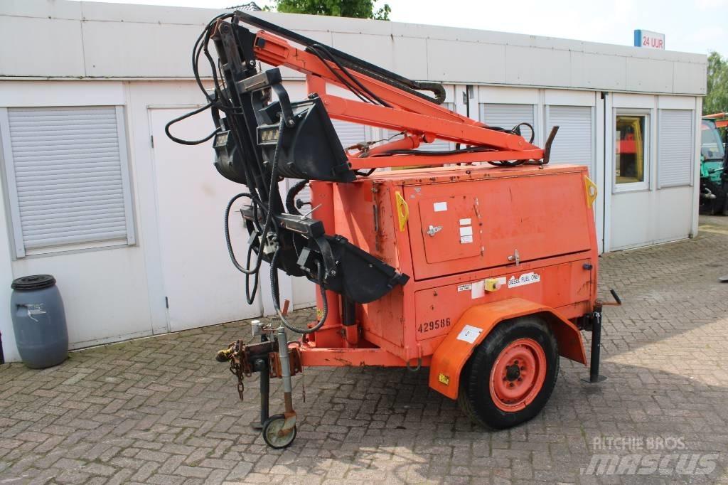 JLG 6308 AN Valopylväät