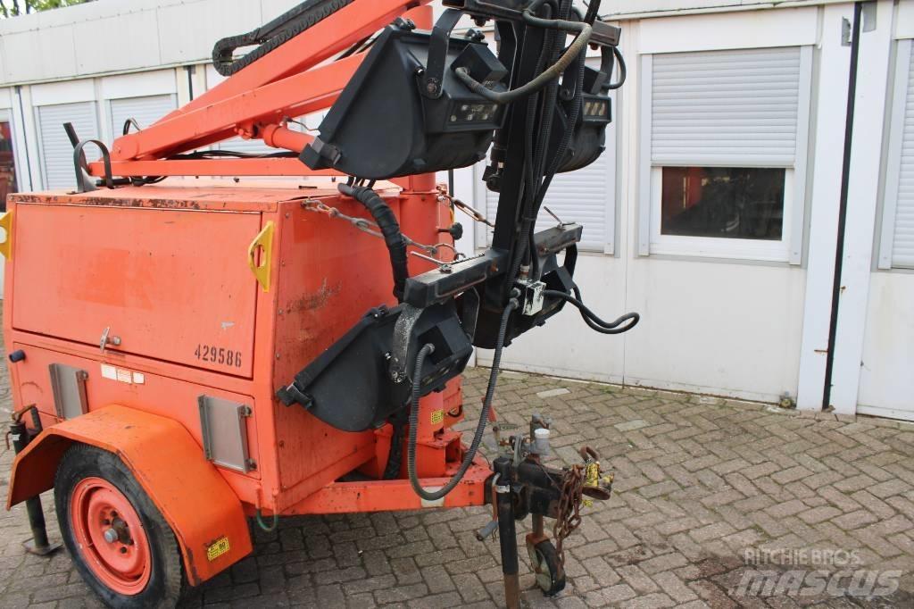 JLG 6308 AN Valopylväät
