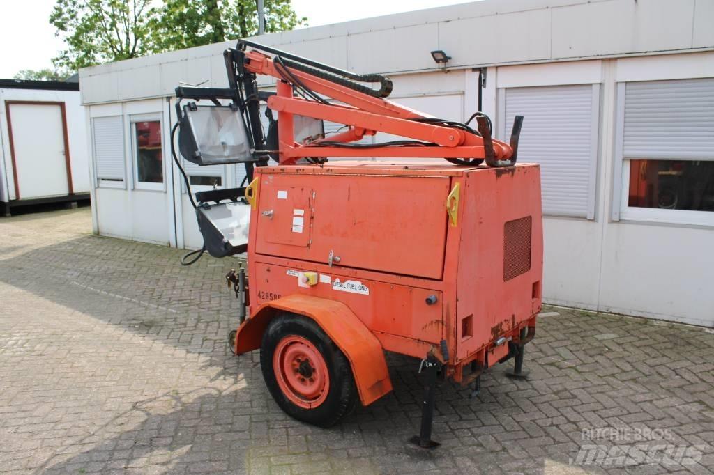 JLG 6308 AN Valopylväät