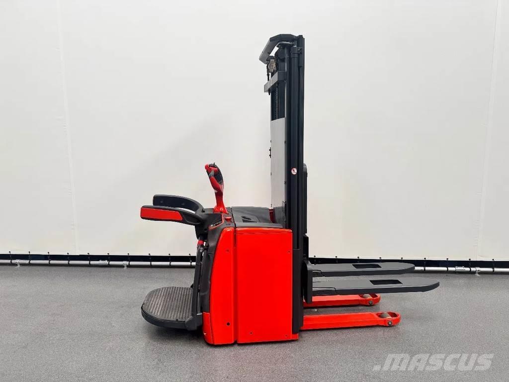 Linde L 16 AP Käyden ajettavat pinoamistrukit