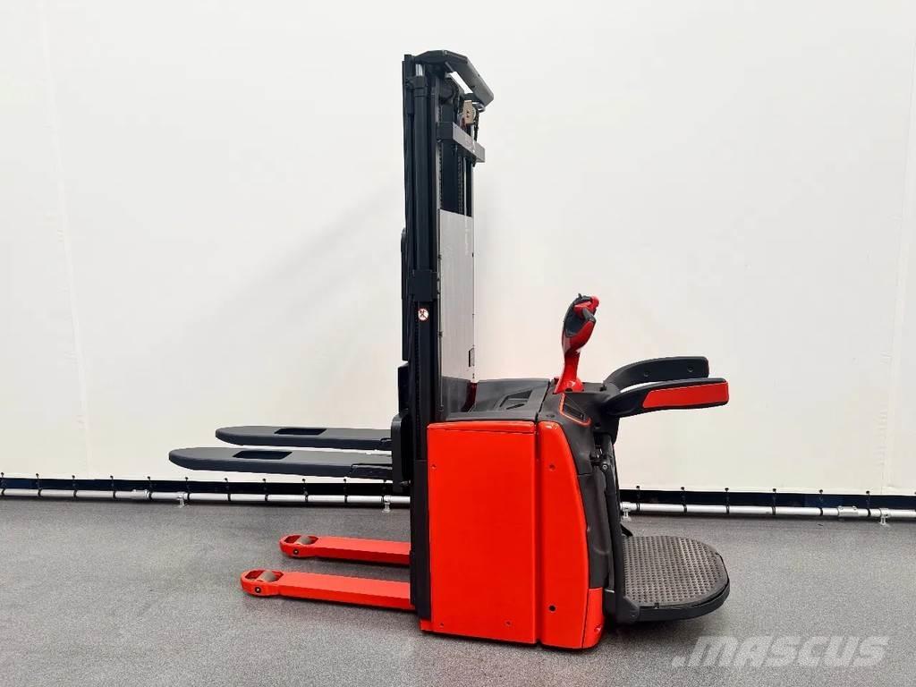 Linde L 16 AP Käyden ajettavat pinoamistrukit