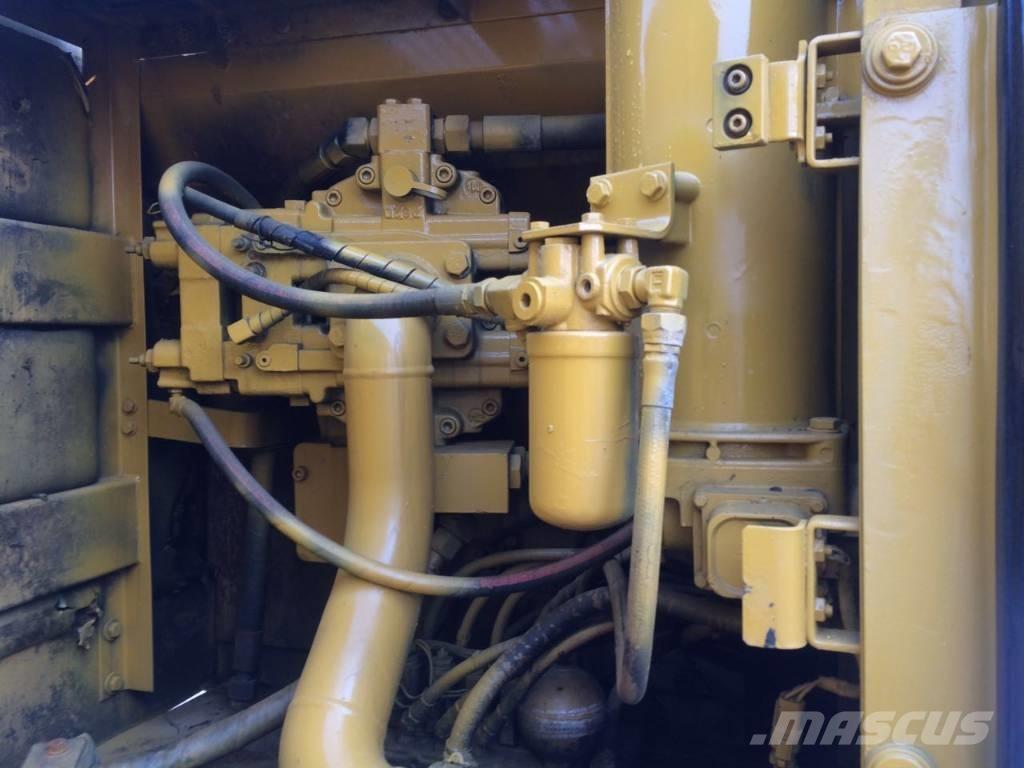 CAT 320 B Telakaivukoneet