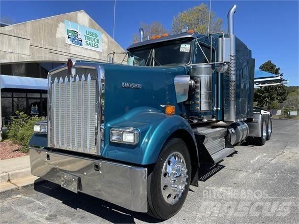 Kenworth W900L Vetopöytäautot