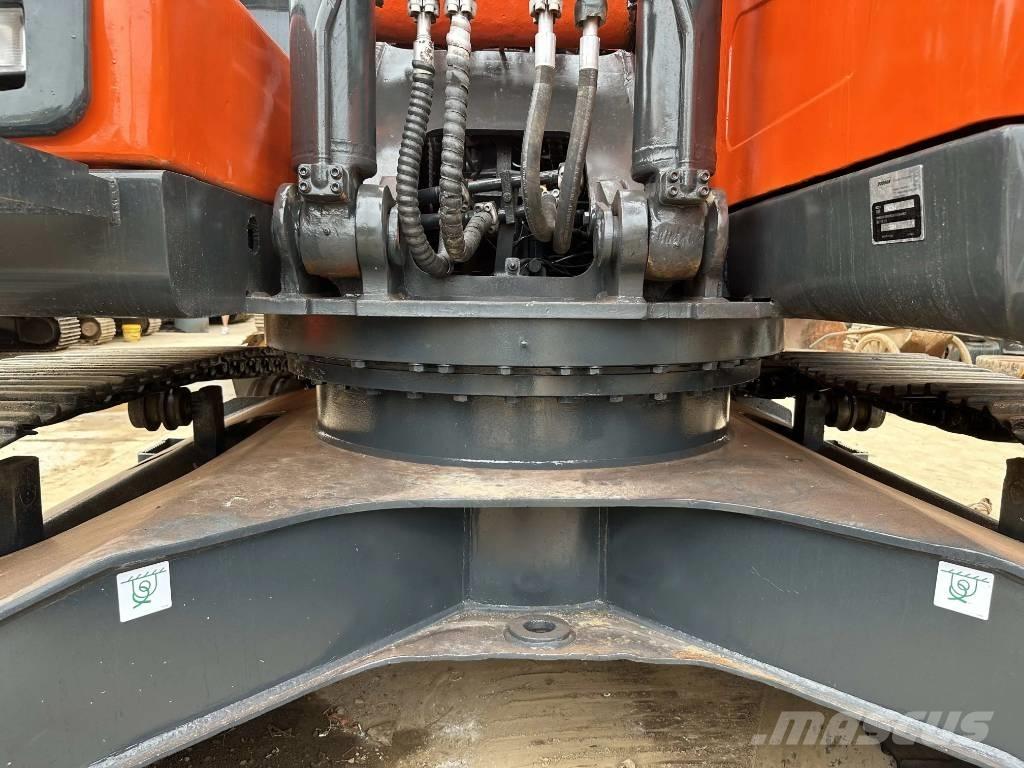 Doosan DX225LC-9C Telakaivukoneet