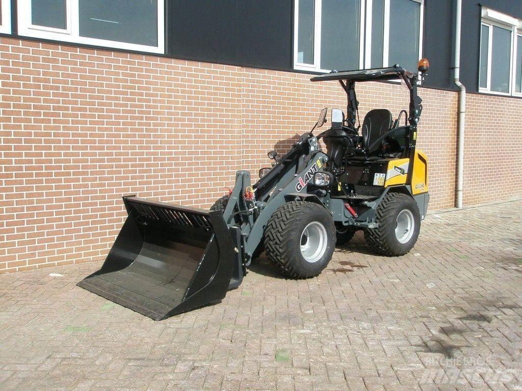 GiANT G2500 Pienkuormaajat