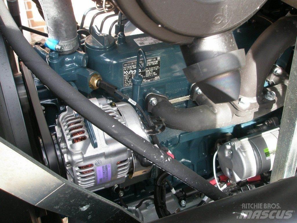 GiANT G2500 Pienkuormaajat