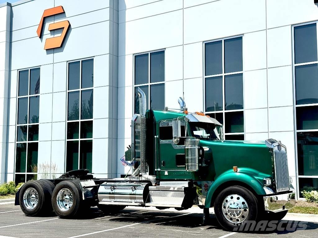 Kenworth W 900 Vetopöytäautot